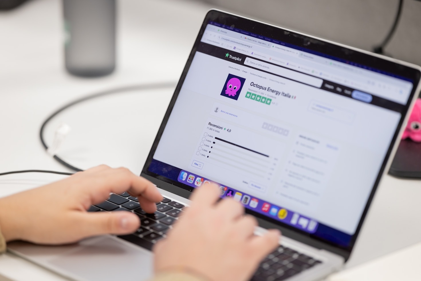 The Impact of User Images on Review Credibility